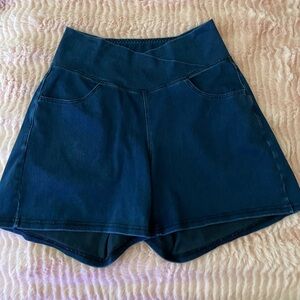 Halara shorts medium